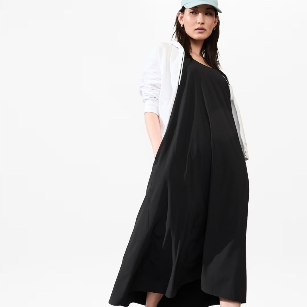 Athleta black presidio traveler dress